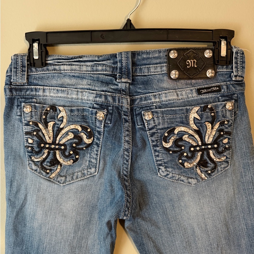 Gorgeous Miss Me Easy Crop Jeans With Embellished Pockets 20” Inseam